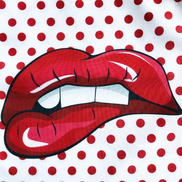 Juicy Red Lip Drawstring Bag 15"x12.5" NWOT! - Picture 2 of 5